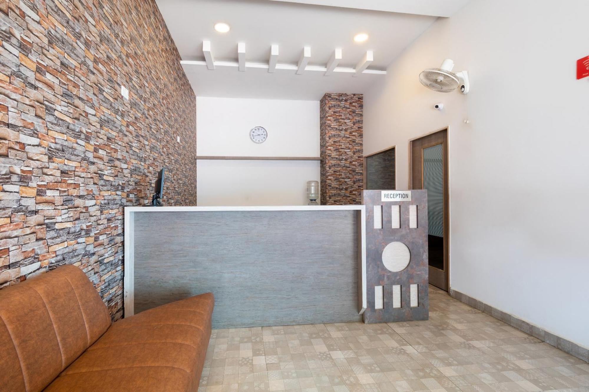 Oyo Splenor Inn Kammasandra Kültér fotó